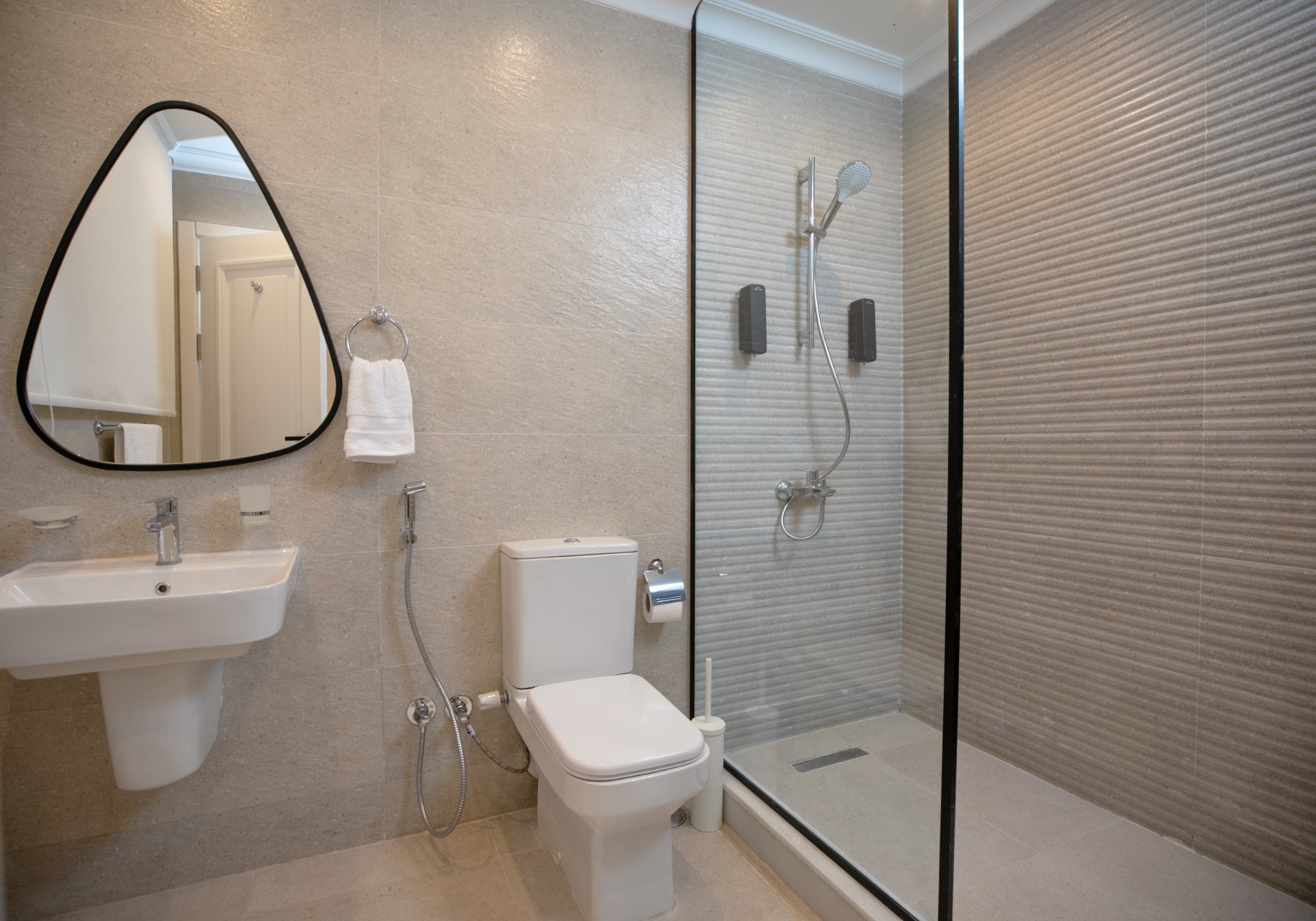 Suite in Rehab City view 4