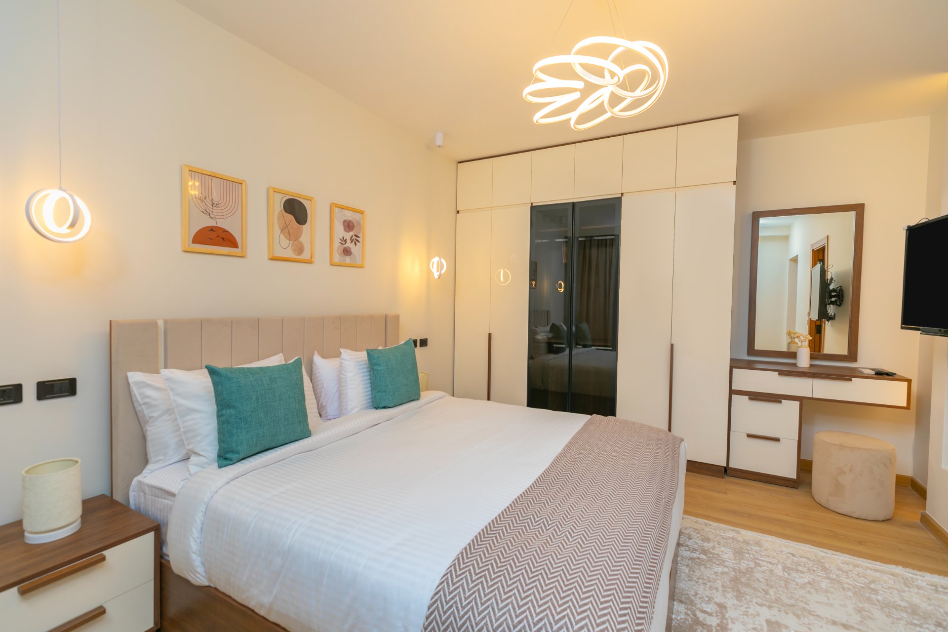 2BR Caramel Apartment in Rehab City view 2