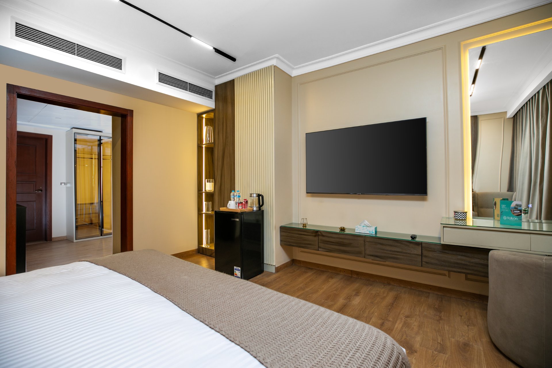 Deluxe Room at Hilton view 3