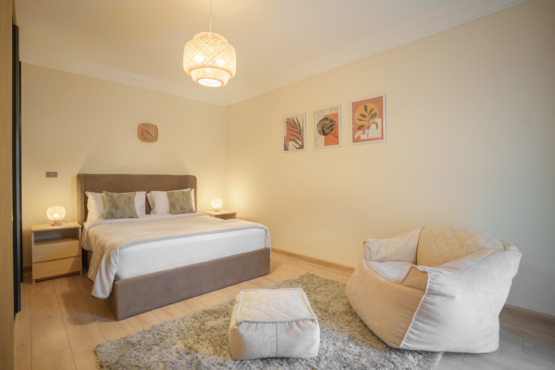 3BR Boho Apartment in Rehab City view 3