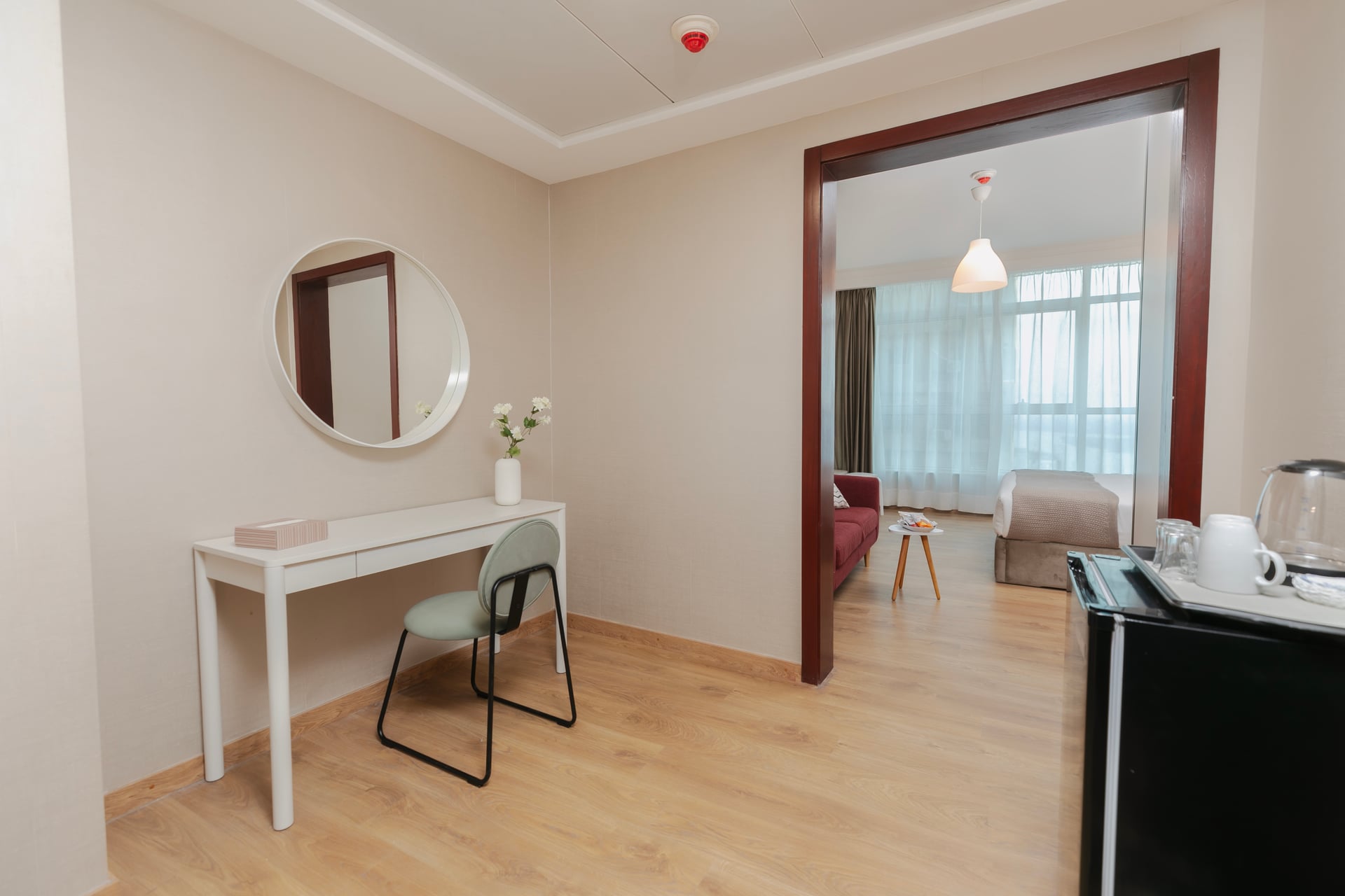 B4 -18 -1 Hilton view 4