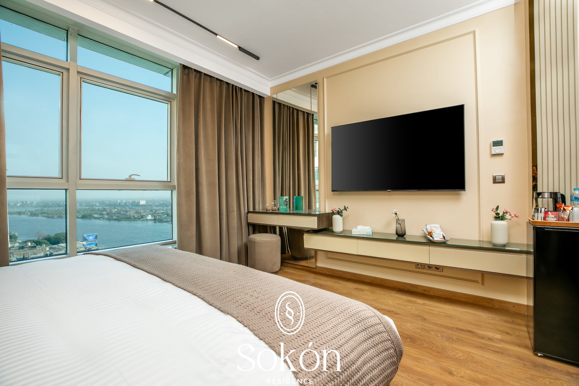 B4 -19 -1 Hilton view 3